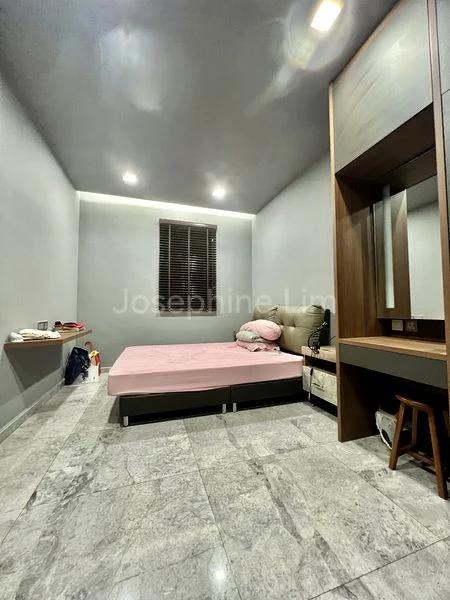 2 Bed Apartment (Condo) for Sale in  Heritage Place - Image 2